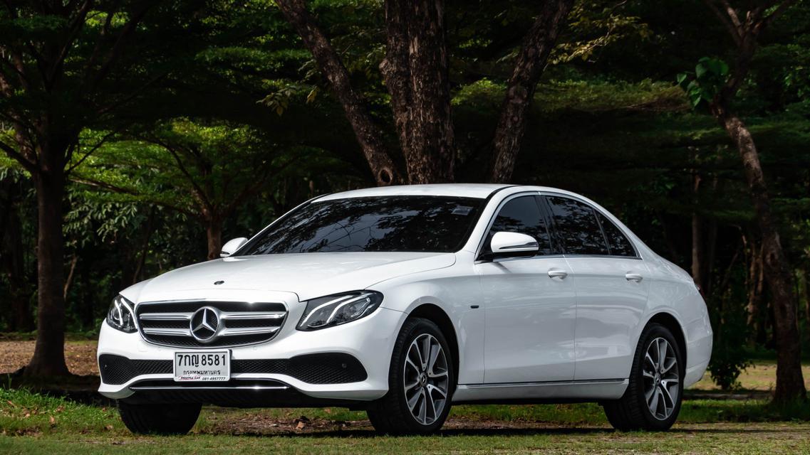 Benz E350e plug-in Avant-garde ปี 2018 สีขาว 6