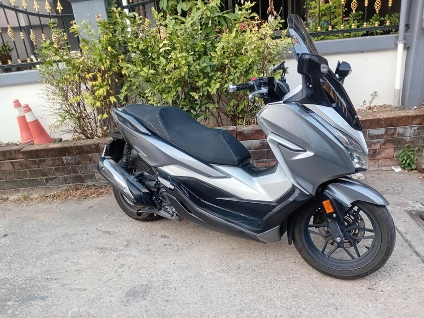 honda forza d occasion 2019 42000km tres bon etat revision chez honda carnet d entrtient รูปที่ 2