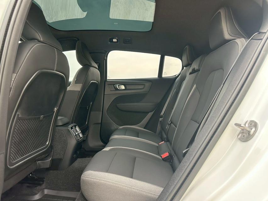 Volvo C40 TwinMotor 2023• Mileage: 28,000 km 11