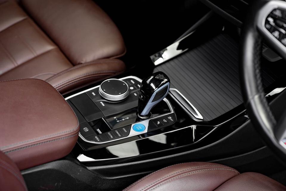 iX3 M-Sport Pro Package 16