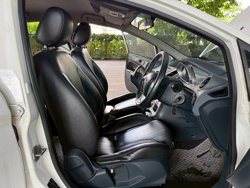 ขายรถ Ford Fiesta 1.5S ปี 2013 สีขาว เกียร์ออโต้ 9