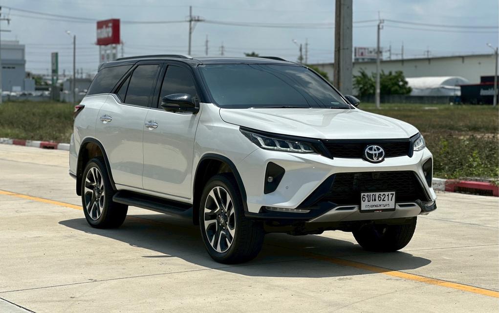 TOYOTA NEW FORTUNER 2.4REGENDER BLACKTOP 2WD ปี2021สีขาว เกียร์ออโต้ เครื่องดีเซล