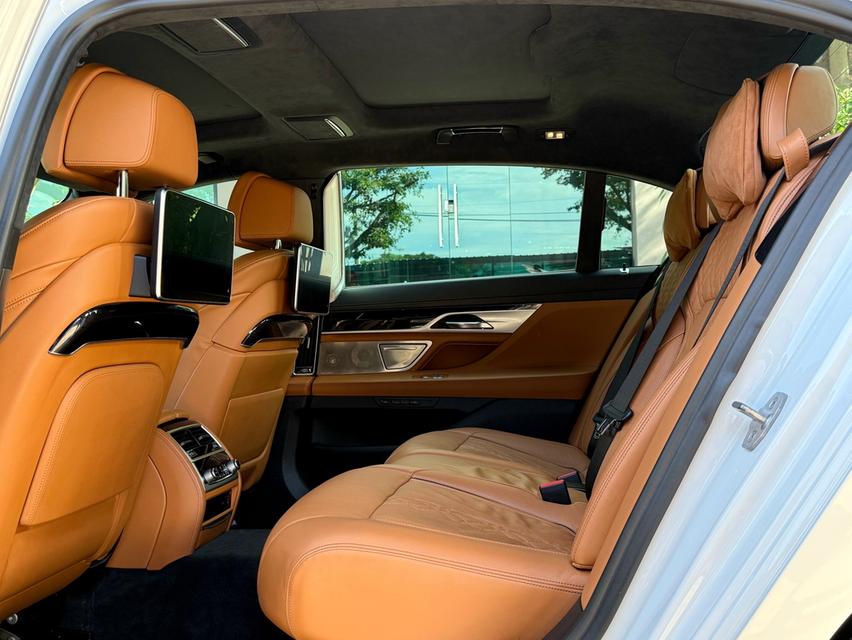 2019 BMW SERIES 7 MSPORT ( แท้ ) รถมือเดียว วิ่งน้อยเพียง 80,000 กม รถเข้าศูนย์ทุกระยะ ไม่เคยมีอุบัติเหตุครับ 13