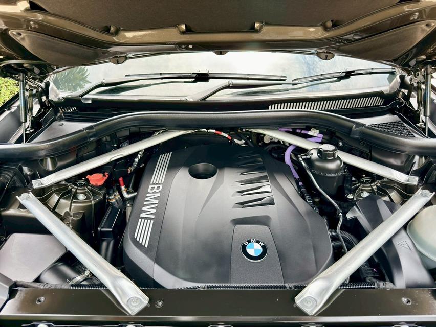 BMW X6 xDrive40i M-Sport Lci 2025 มีไฟแนนซ์เหลือเปลี่ยนสัญญาได้ รูปที่ 18