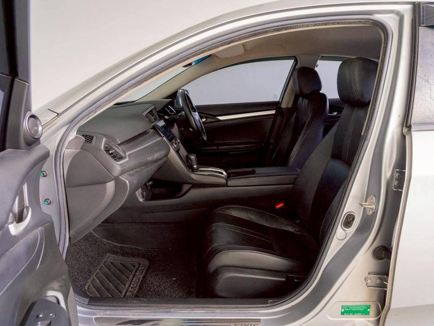 Honda Civic 1.8El ปี17 15