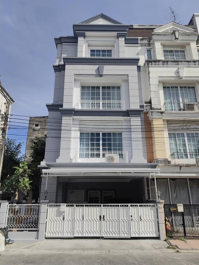 ให้เช่าโฮมออฟฟิศ 4 ชั้น โครงการพลัสพาร์ค อเวนิว ลาซาล-ศรีนครินทร์ 1