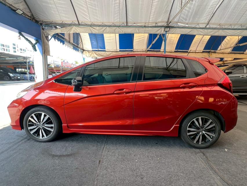 รถบ้าน มือเดียวป้ายแดง ฟรีดาวน์ได้ 13