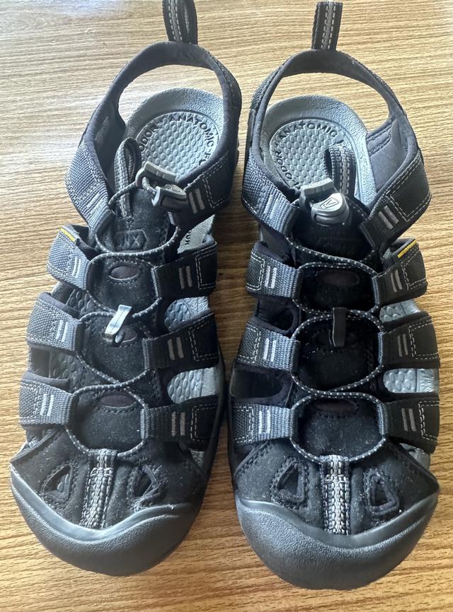 รองเท้าผู้ชาย Keen ไซด์ 9.5