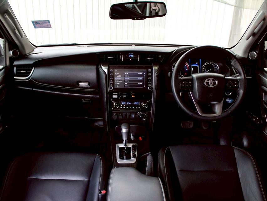 TOYOTA FORTUNER, 2.4 V 4WD LEADER ปี 2022  โฉม ปี15-ปัจจุบัน 11