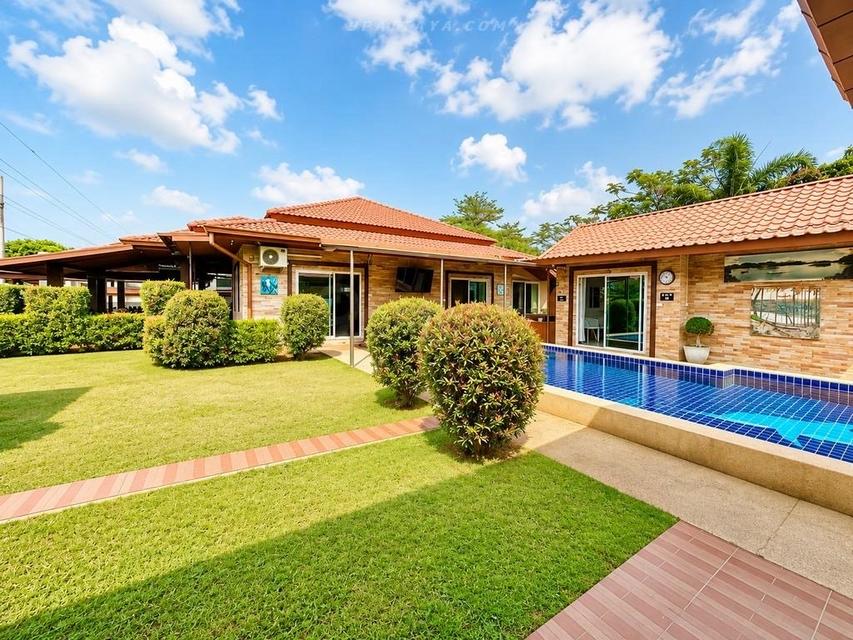 For Rent — Resort-Style Pool Villa at Middle House Pool Villa, Central Pattaya 160sqw 640sqm 6bedrooms 7bathrooms total 3 houses 2