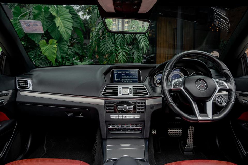 BENZ E200 Cabriolet AMG Dynamic ปี 2014 📌หลังคาผ้าใบ เข้าใหม่ค่ะ เบาะแดงสวยจึ้ง รุ่นนี้หายากชอบต้องรีบจัด❤️✨ 3