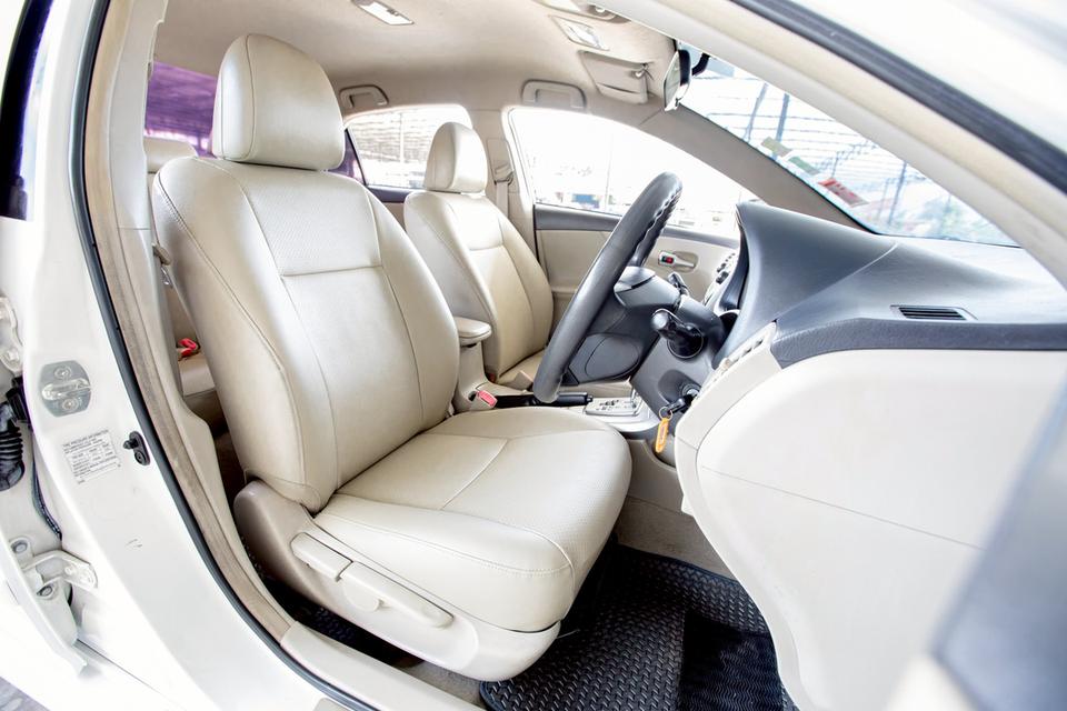 Toyota Altis 1.8E ปี 2011 เกียร์ออโต้ สีขาว สวยสภาพดี มือเดียวป้ายแดง 13