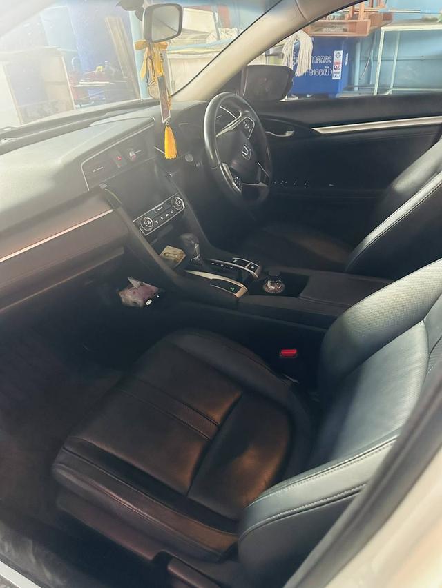ขายด่วน!! Honda Civic 1.5 TURBO ไมล์ 37,000 กม.. 7