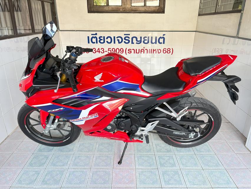 CBR150R ABS ผ่อนได้ ไม่ต้องค้ำ มีประกัน มีเก็บปลายทาง เอกสารครบ สภาพใสกริ๊บ ชุดสีไร้ริ้วรอย เครื่องเดิม วิ่ง6000 ปลายปี65