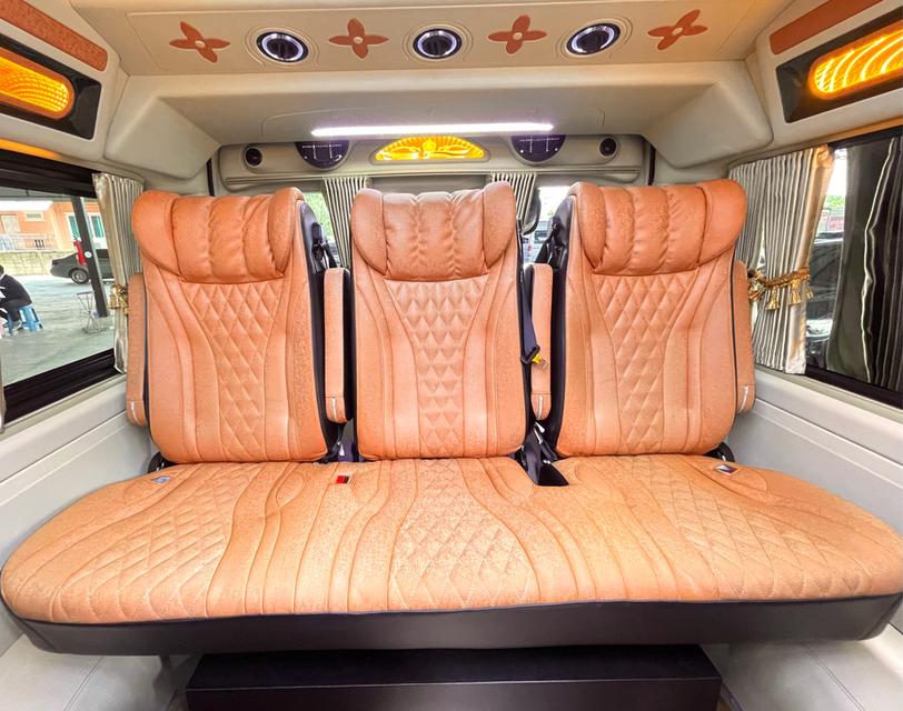 ขาย Toyoya Commuter 2.8 ปี22 14