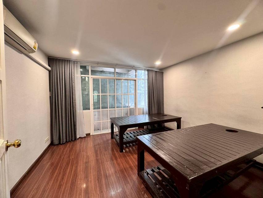 ให้เช่าอาคารพาณิชย์ 5.5 ชั้น ใกล้ BTS เอกมัย เดินทางสะดวก (N.1668) 10