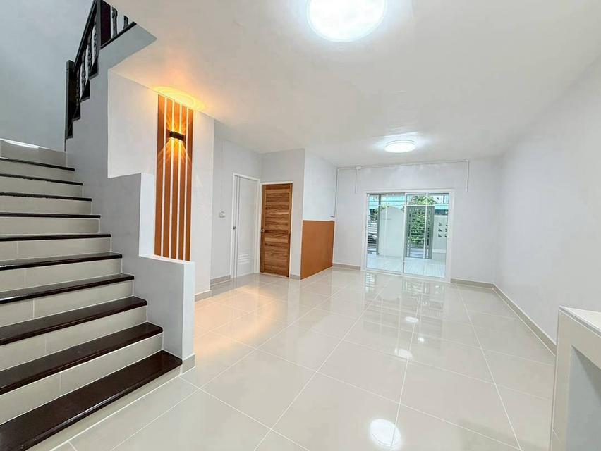 หมู่บ้านพฤกษา3  ถนนวัดลาดปลาดุก บางบัวทอง ทาวน์เฮาส์ 2 ชั้นตกแต่งใหม่พร้อมอยู่ มีระเบียงด้านหน้า บ้านใกล้ตลาด 8