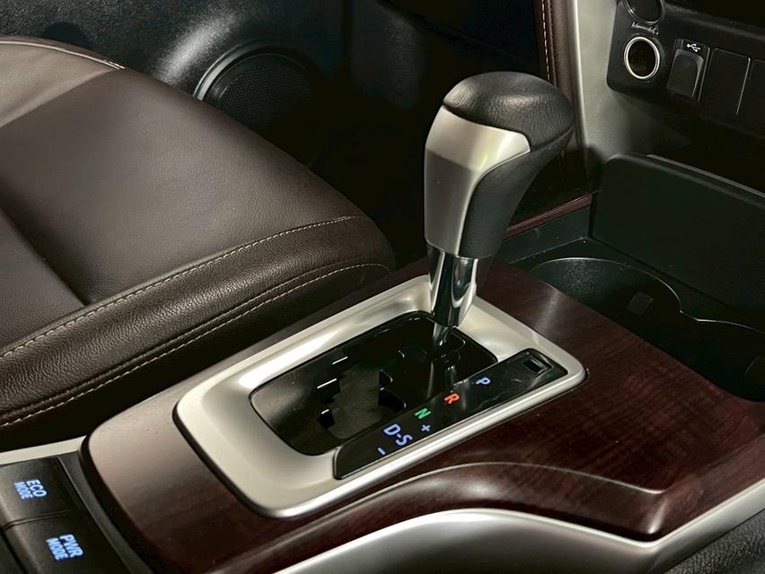 ขาย Toyota Fortuner 2.4V ปี19 10
