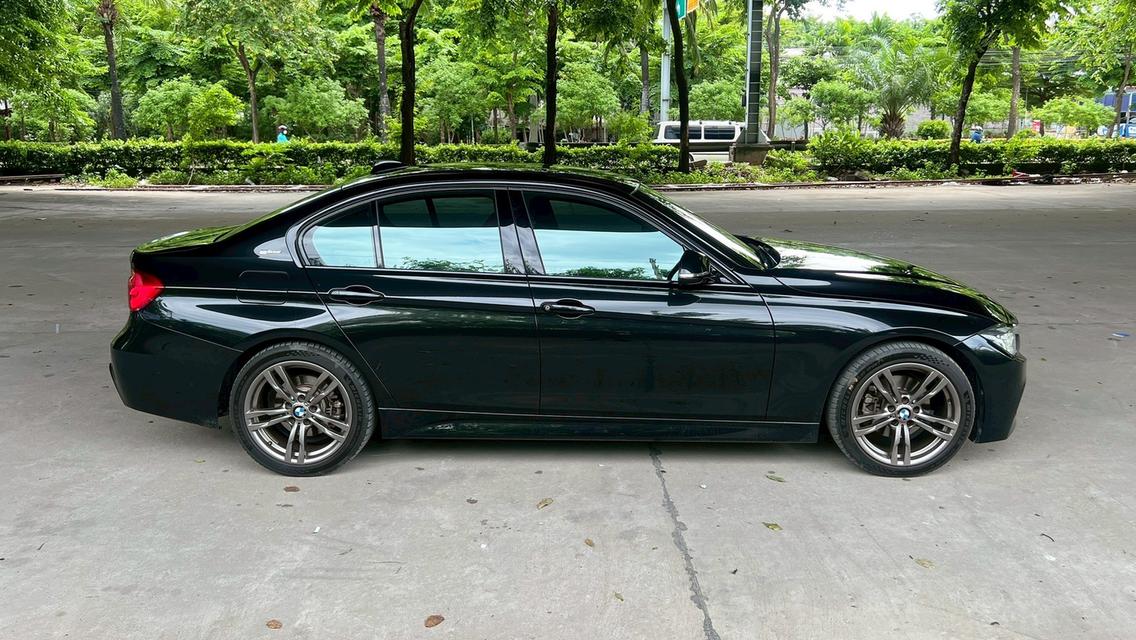 BMW 330e Limousine RHD F30 AT ปี 2017 รถสวยมือเดียว