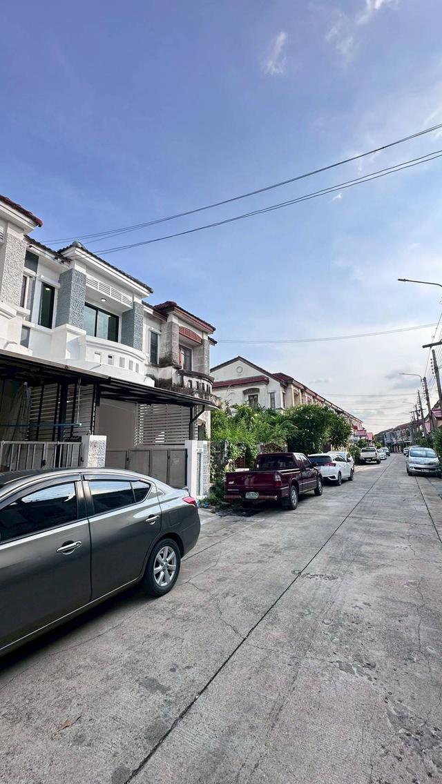 หมู่บ้านบุศรินทร์ บางบัวทอง ใกล้แยกบางพลู ทาวน์เฮ้าส์ 2 ชั้น ตกแต่งใหม่พร้อมอยู่ เส้นตลาดบางบัวทอง-แยกบางพลู 4