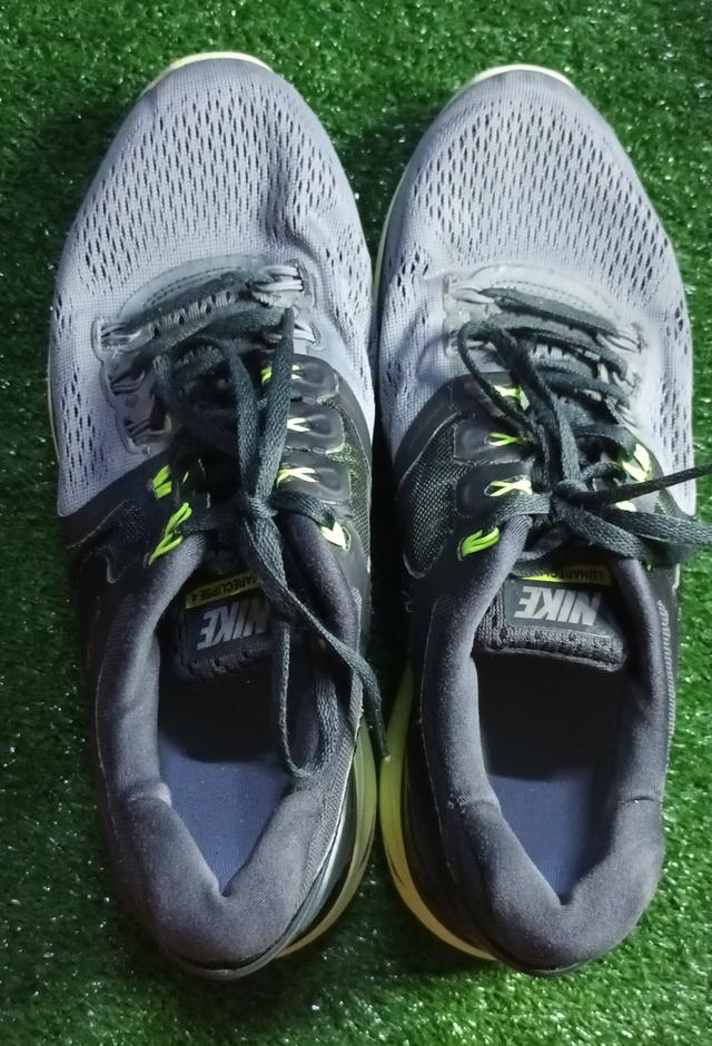 รองเท้า Nike LunarEclipse 4