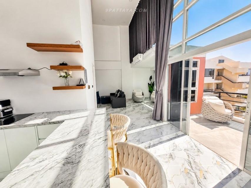 For Sale & Rent 160sqm — Luxury Sea View CondoSpacious sea view condominium with large living area, located on a high floor 7