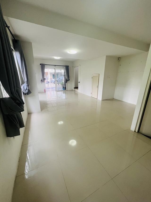 บ้านทาวน์โฮม 2ชั้น หลังริม 53 ตรวา มีพื้นที่ข้างบ้าน 8