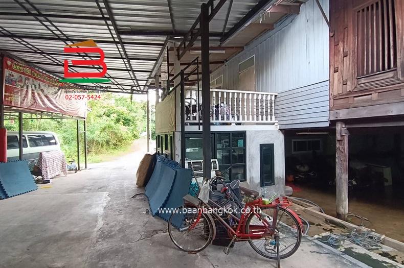ที่ดินพร้อมบ้าน ซอยเพชรหึงษ์ 28 (ใกล้ตลาดบางน้ำผึ้ง) เนื้อที่ 387 ตรว. ตำบลบางกอบัว อำเภอพระประแดง จังหวัดสมุทราปราการ 2