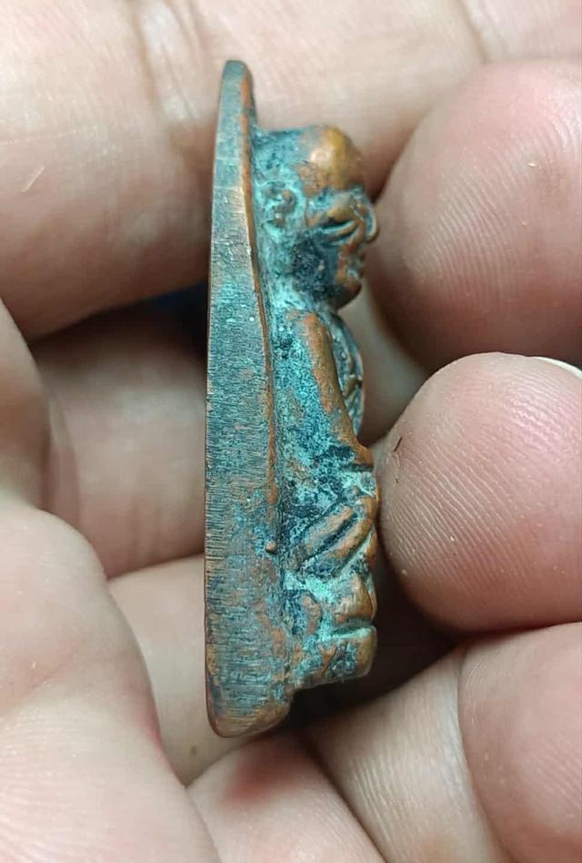 หลวงปู่ทวดวัดช้างให้หลังเตารีด 3