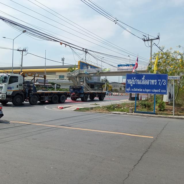 ทาวเฮ้าส์2ชั้น2นอนมีที่จอด รถ 2