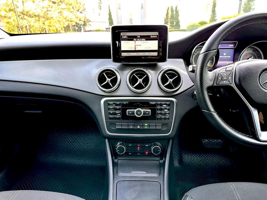 MERSEDES BENZ GLA 200 ปี 2015 รูปที่ 16