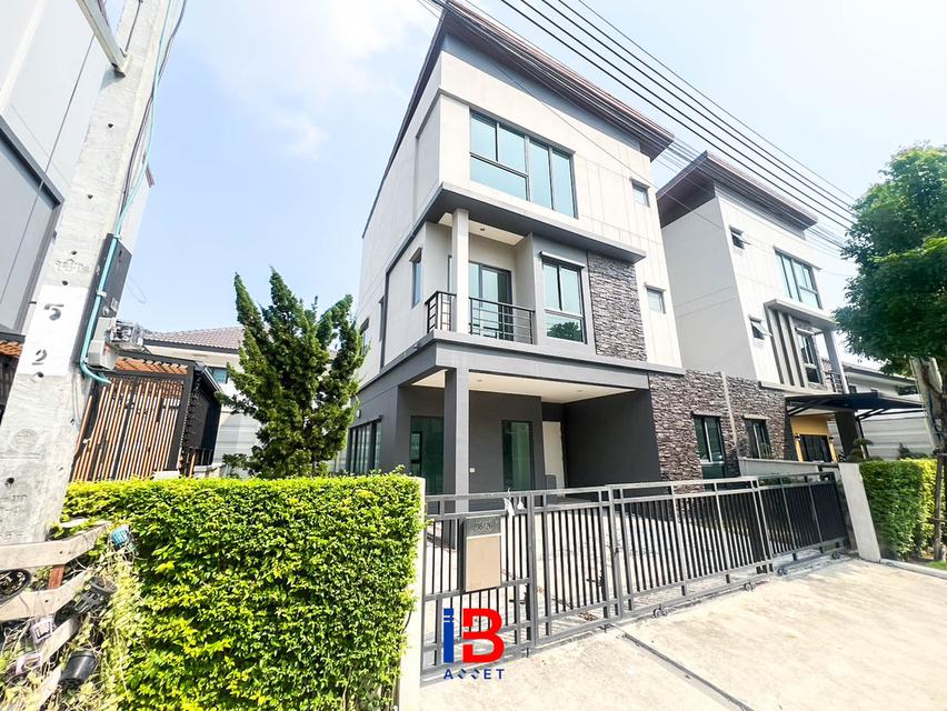 🏙️ ตอบโจทย์ชีวิตคนเมืองที่ต้องการพื้นที่ใช้สอย 📍 บ้านกลางเมือง ดิ อิดิชั่น สุขสวัสดิ์–พระราม 3 10
