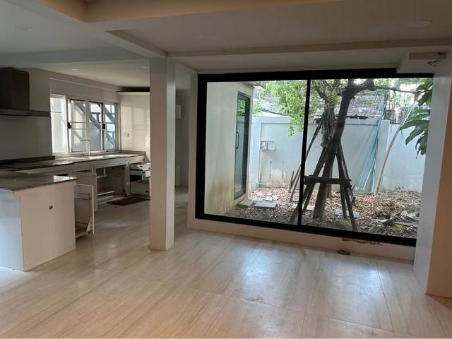 T26-983 ขาย บ้าน โฮมออฟฟิศขนาดใหญ่ 2–3 ชั้น 75 ตรว. ซอยรุ่งเรือง ใจกลางรัชดา–สุทธิสาร กรุงเทพ ห้วยขวาง ใกล้กับ เดินถึง M 5