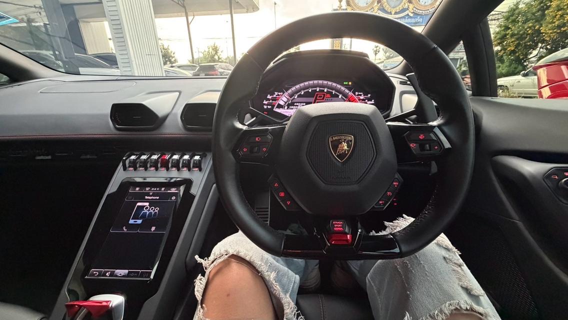 (แจ้งรหัสรถ KPV53) 2021 Lamborghini Huracán EVO ขับเคลื่อน 4 ล้อ (AWD) รูปย่อยที่ 4