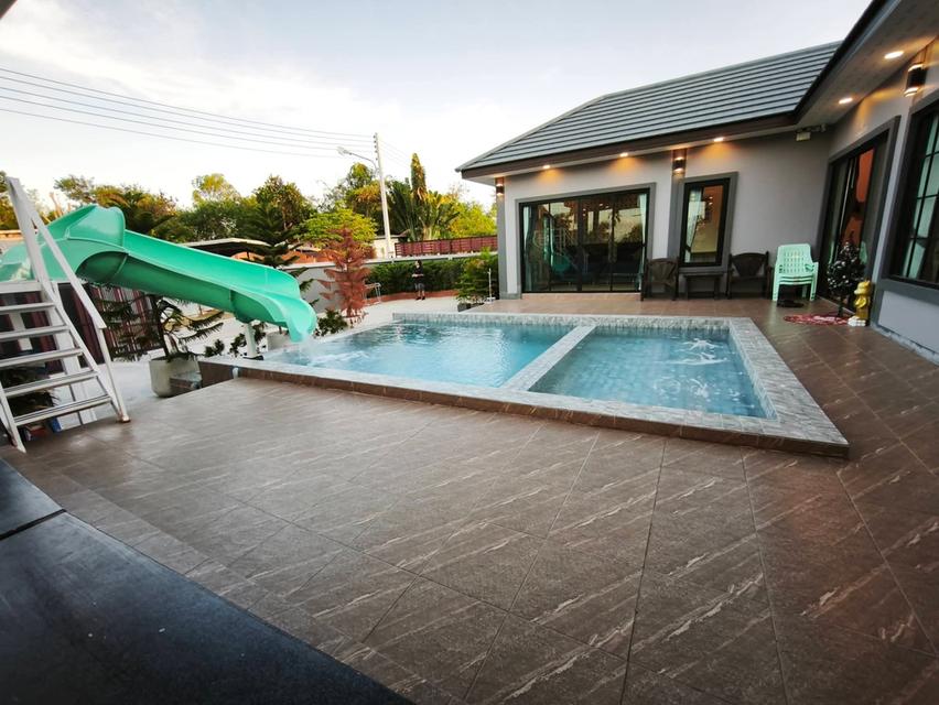 บ้านเดี่ยวพร้อมสระว่ายน้ำ ขนาดใหญ่ 9