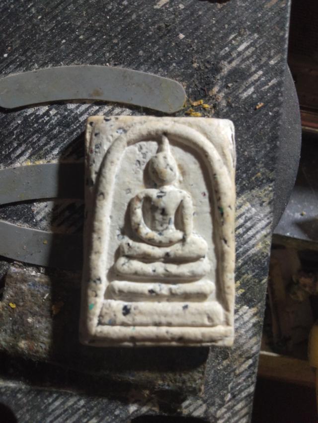 พระสมเด็จวัดระฆังพิมพ์ใหญ่เนื้อผงพุทธคุณพิมพ์จักรพัฒน์