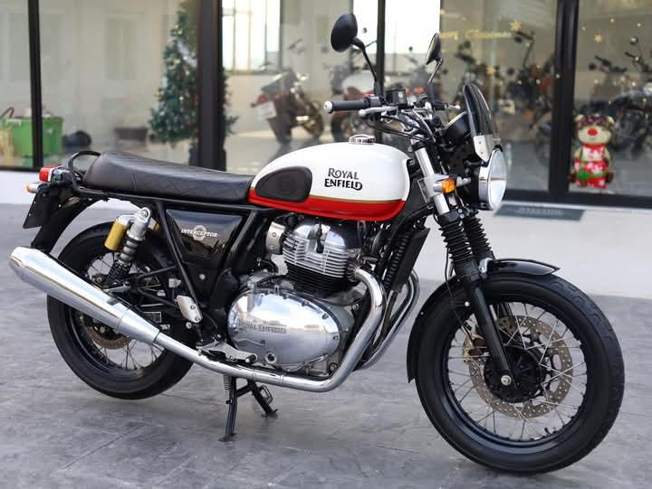 ขาย Royal Enfield Interceptor 650 สีขาว 2