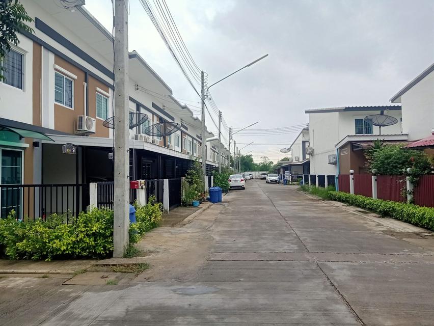 บ้านทาวน์เฮ้าส์ 3 ห้องนอน 2 ห้องน้ำ 1 ที่จอดรถ 2