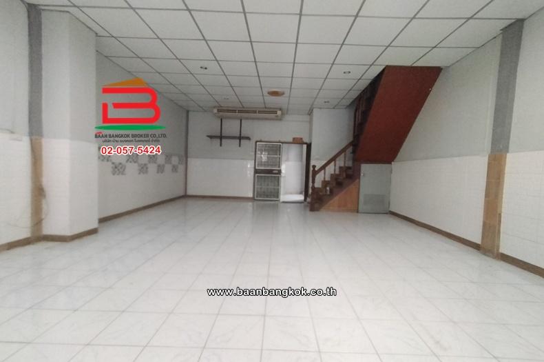 ทาวน์เฮาส์ เนื้อที่ 23 ตร.ว. หมู่บ้านพิธิพันธ์วิลล่า (ซอยพหลโยธิน 52 แยก 39) ใกล้BTSสะพานใหม่ ถนนพหลโยธิน แขวงคลองถนน เขตสายไหม 4