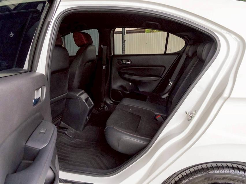 Honda City 1.0RS ปี22 17