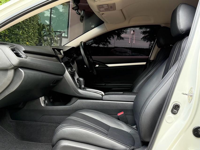 2018 HONDA CIVIC FC 1.8 EL รถมือเดียวออกป้ายแดง รถวิ่งน้อย เข้าศูนย์ทุกระยะ รถไม่เคยมีอุบัติเหตุครับ 13