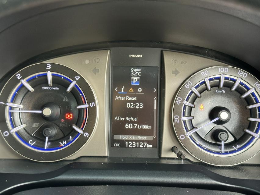 รหัสรถ PAT8890 TOYOTA INNOVA 2.8 CRYSTA ปี 2021 รูปย่อยที่ 3