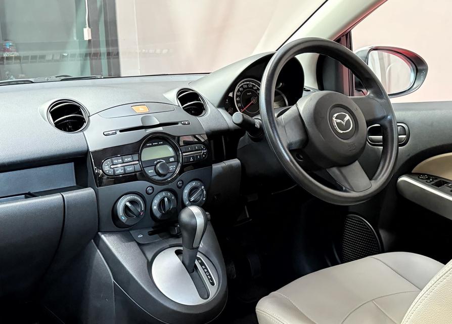 2014 MAZDA 2 SPIRIT รถสภาพสวยสมบูรณ์ พร้อมใช้งาน รถวิ่งน้อยเพียง 80,000 กม ประวัติศูนย์ครบ ไม่มีอุบัติเหตุครับ 12