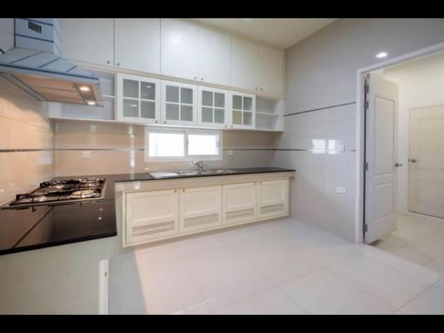 ขายบ้านเดี่ยว 2 ชั้น 124 ตรว. หมู่บ้านนาราสิริ บางนา กม.10 ตรงข้ามเมกะบางนา 6