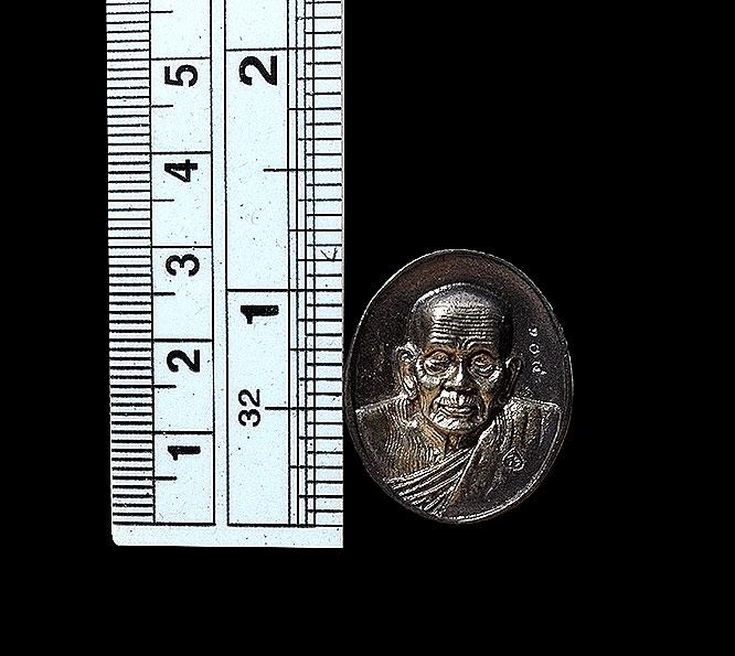 เหรียญหลวงพ่อทวด รุ่นเสาร์ห้า เนื้อเงิน วัดช้างให้ จ.ปัตตานี ปี2543 5