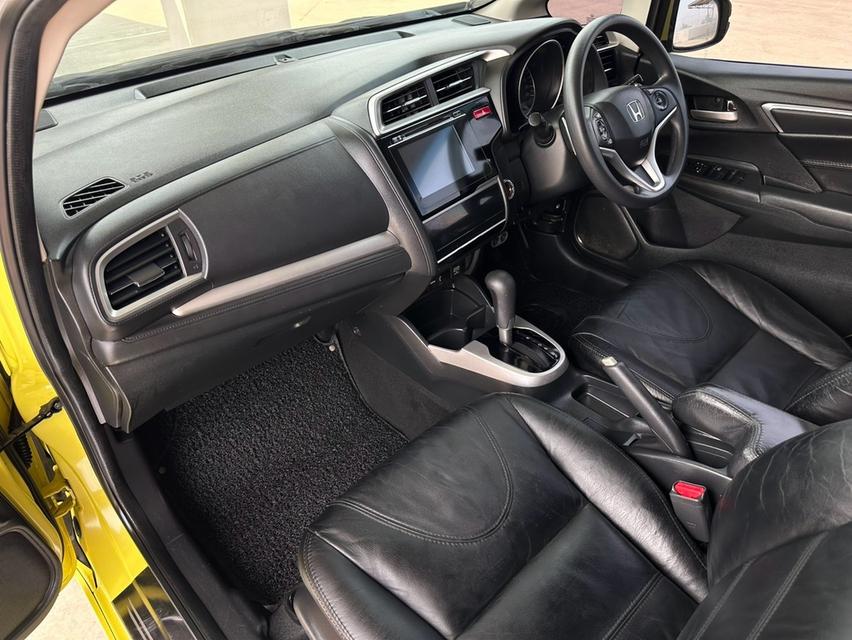 Honda Jazz 1.5sv ปี 2015 13