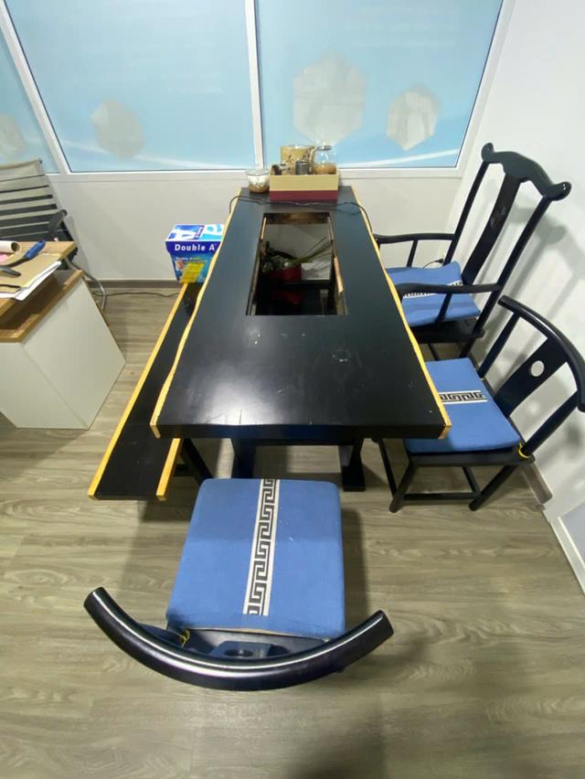 โต๊ะน้ำชาพร้อมเก้าอี้