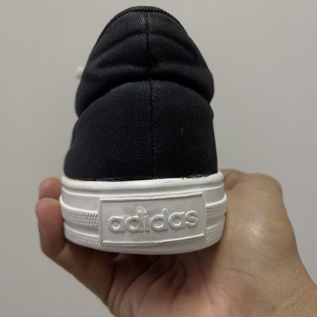 รองเท้าลำลอง adidas ผ้าแคนวาส รูปที่ 3