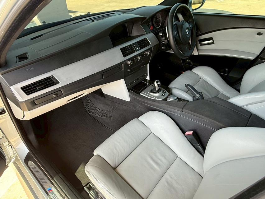 BMW M5 5.0i "Sunroof" (E60)5.0L V10 SMG āļĢāļđāļāļāļĩāđ 12