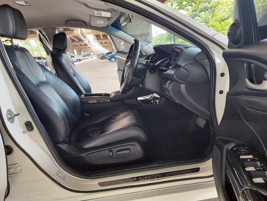 Honda Civic 1.8EL ปี 2018 8